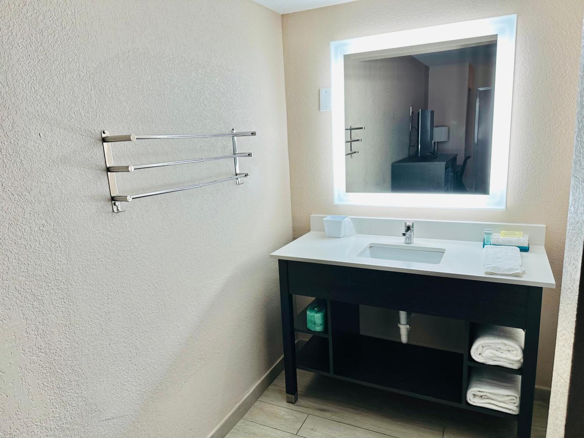 Tropical Inn & Suites, Downtown Clearwater Extérieur photo