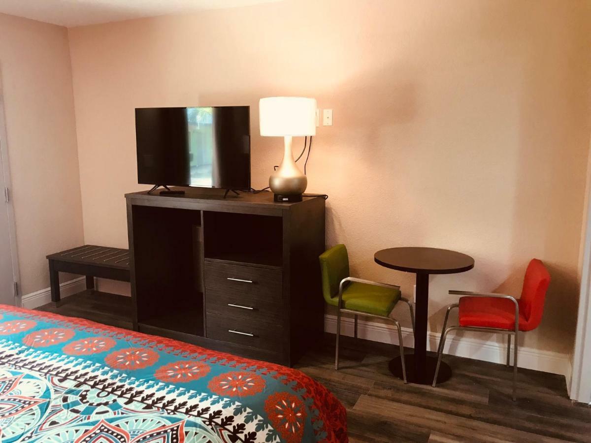Tropical Inn & Suites, Downtown Clearwater Extérieur photo